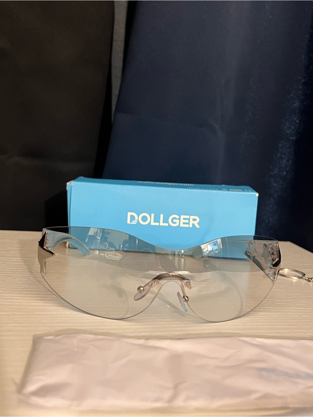 Dollger Y2K Star Shield Sunglasses Rimless Oversized Futuristic Silver Gradient - Picture 4 of 4
